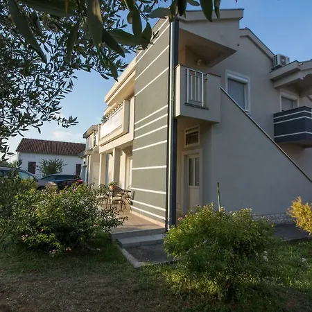 Apartments Luna Sveti Filip i Jakov Exterior photo